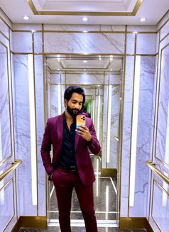 Shaan - Male adult performer in Abu Dhabi Photo 3 of 4