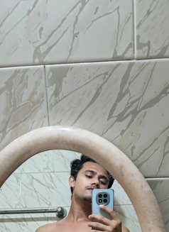 Shaan - Acompañantes masculino in Kolkata Photo 2 of 7