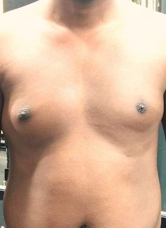 Shaan Ks - Agencia de acompañantes masculinas in Dubai Photo 6 of 7