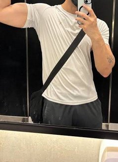 Shabir Khan - Acompañantes masculino in Lahore Photo 3 of 3