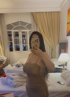 Shadab - escort in Muscat Photo 2 of 5