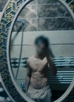 Shadow - Acompañantes masculino in Tunis Photo 1 of 1