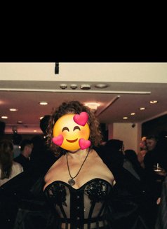 Shaena Kelly - escort in Taipei Photo 3 of 5