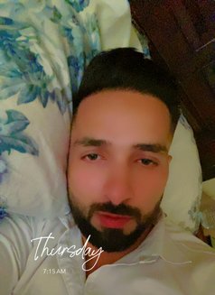 Shaggy - Acompañantes masculino in Dubai Photo 1 of 1