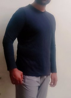 Shah - Acompañantes masculino in Lahore Photo 1 of 2