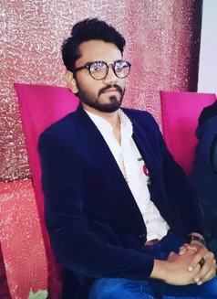 Shahbaz Khan - Male escort in Karāchi Photo 1 of 5