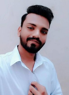 Shahbaz Khan - Male escort in Karāchi Photo 4 of 5