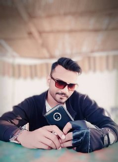 Shahbaz Khan - Male escort in Karāchi Photo 5 of 5