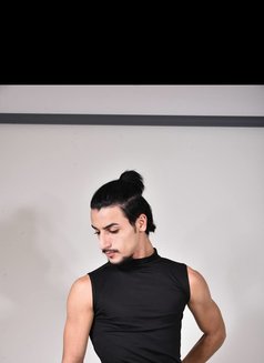 Shaheen - Acompañantes masculino in Dubai Photo 2 of 5