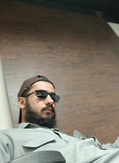 Shaheer - Male escort in Karāchi Photo 1 of 1