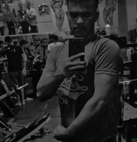 Shahid - Agencia de acompañantes masculinas in Pune