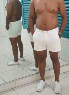 Shahid, Indian, nuru massage - Acompañantes masculino in Dubai Photo 3 of 3