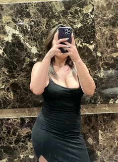 Shahoood - escort in Cairo Photo 2 of 5