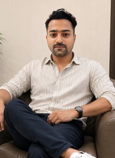 Shahrukh - Male escort in Mumbai Photo 3 of 3