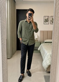 Shahrukh - Male escort in Thane Photo 3 of 3