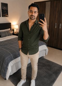 Shahrukh Real Meet Mumbai - Male escort in Navi Mumbai Photo 4 of 4