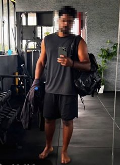 Shai Kishore - Acompañantes masculino in Manila Photo 1 of 2