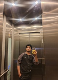 SHAIN - Male escort in Al Manama Photo 5 of 6