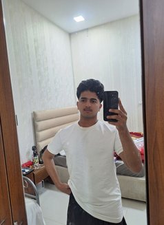 SHAIN - Male escort in Al Manama Photo 6 of 8