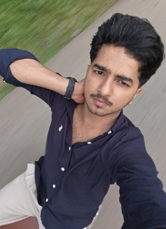 SHAIN - Male escort in Al Manama Photo 2 of 5