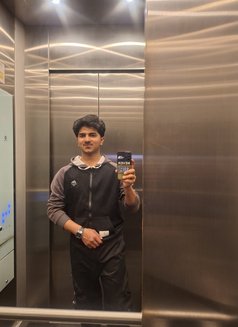 SHAIN - Male escort in Al Manama Photo 2 of 6