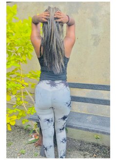 Shaini Yashara - escort in Colombo Photo 8 of 8