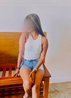 Shaini Yashara - puta in Colombo Photo 5 of 13