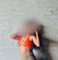 Shaini Yashara - puta in Colombo