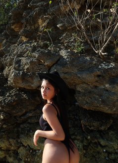 Shaira - escort in Manila Photo 3 of 12