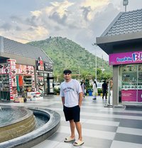Shakespear - Male escort in New Delhi