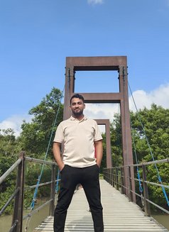 Shakib - Intérprete masculino de adultos in Dhaka Photo 3 of 4
