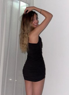 Shakiba - escort in Muscat Photo 3 of 6