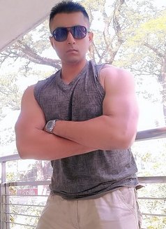 Shakir - Acompañantes masculino in Dhaka Photo 2 of 4