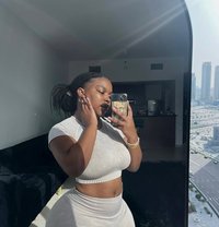 Shakira - Male adult performer in Erbil