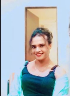 Shakira Bong - Transsexual escort in Mumbai Photo 2 of 8