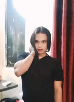 Shakira Bong - Transsexual escort in Mumbai Photo 3 of 8