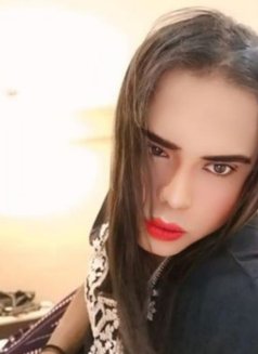 Shakira Bong - Transsexual escort in Mumbai Photo 5 of 8