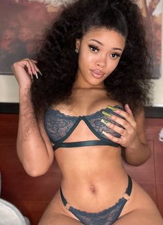 Shakira - escort in Chandigarh Photo 1 of 5