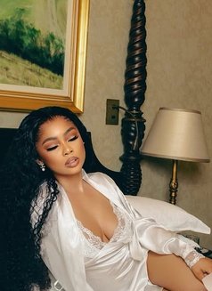 VANNIE - escort in Ahmedabad Photo 3 of 8