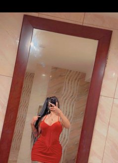 Shakira - puta in Muscat Photo 1 of 4