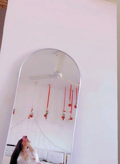 Shakira - escort in Muscat Photo 7 of 13