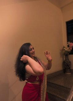 Shakshi Coll Girl Sarvice Independence - puta in Bangalore Photo 2 of 2