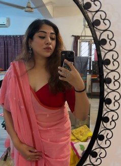 Shakshi - escort in Lucknow Photo 2 of 2