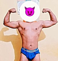 Shakti Kapur - Acompañantes masculino in New Delhi