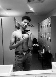 Bobby loyal - Male escort in Singapore Photo 3 of 3