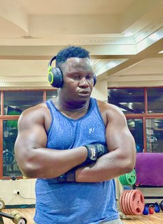 Shakur - Male escort in Nairobi Photo 2 of 4