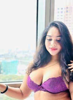 Shalani Fernando - Transsexual escort in Colombo Photo 7 of 15