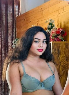 Shalani Fernando - Transsexual escort in Colombo Photo 6 of 13