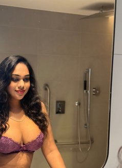 Shalani Fernando - Transsexual escort in Colombo Photo 7 of 15