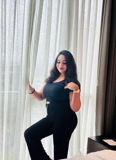 Shalani Fernando - Transsexual escort in Colombo Photo 13 of 15
